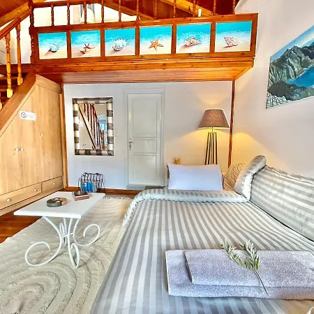 Nikolakis, Seafront - Harbor View Apartment Symi