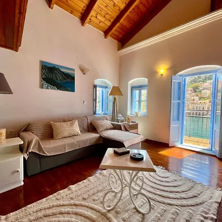 Nikolakis, Seafront - Harbor View Apartment *