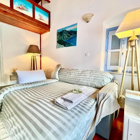 Apartment Nikolakis, Seafront - Harbor View