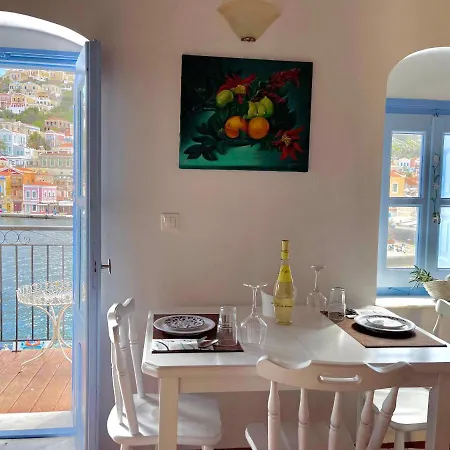 Nikolakis, Seafront - Harbor View Apartment